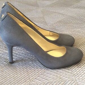 Michael Kors size 6 blue suede heels for women